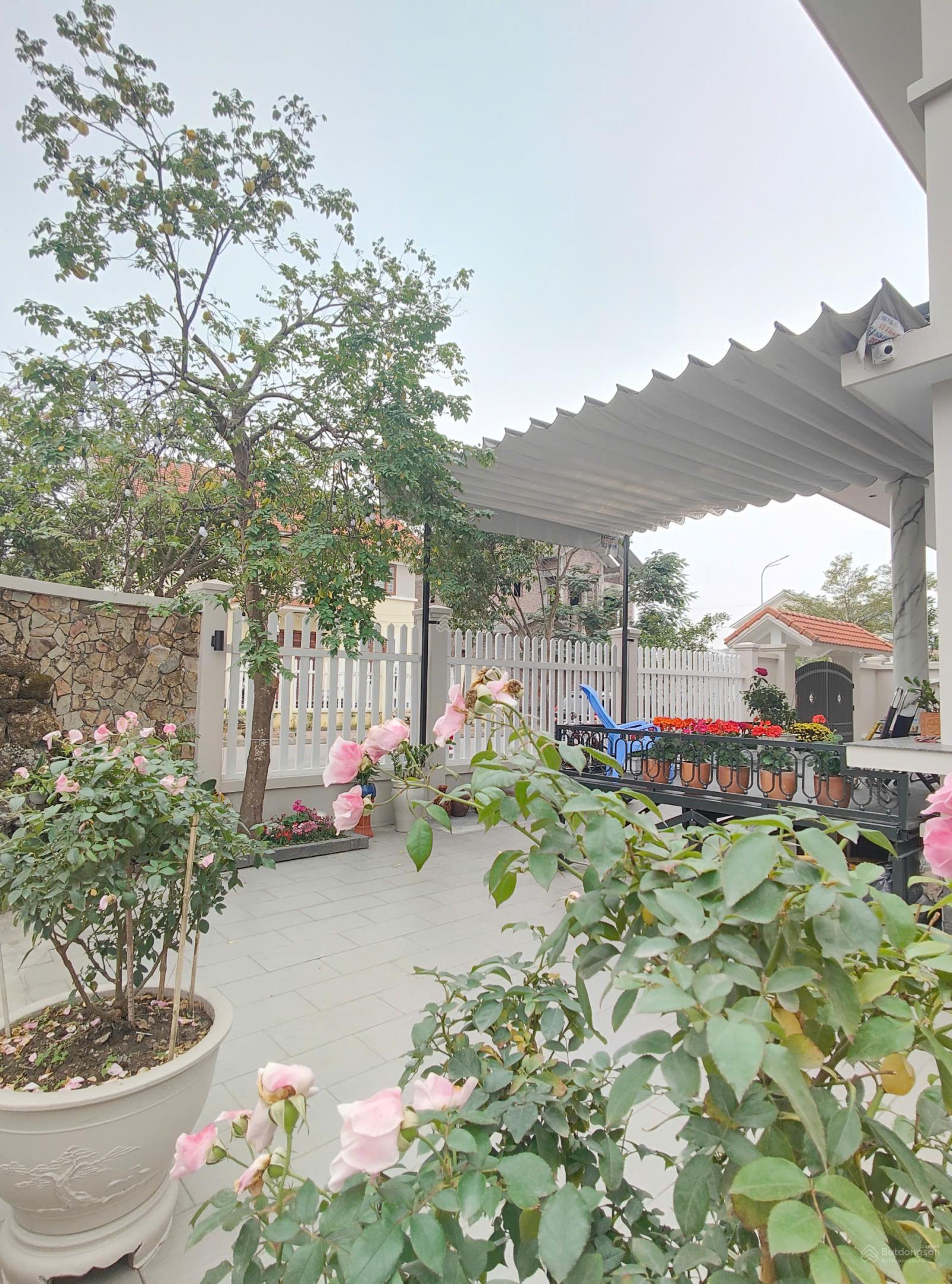 Bán căn biệt thự 330m2 góc 2 mặt đường Anh Dũng 8