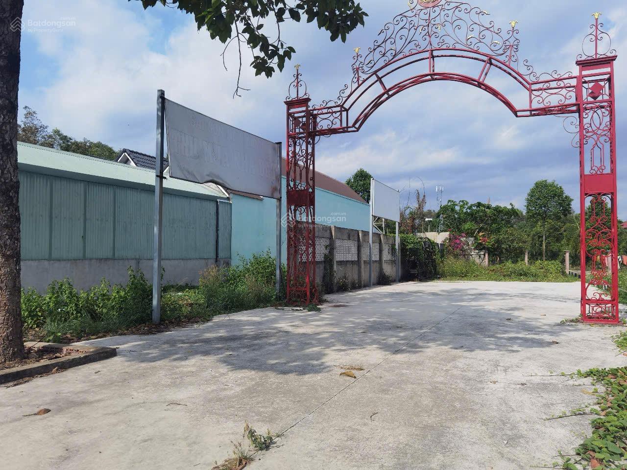 Bán đất mặt tiền Nguyễn Hữu Cảnh, Long Tân, Nhơn Trạch. DT: 278m2, ngang 9m, giá 15 tỷ