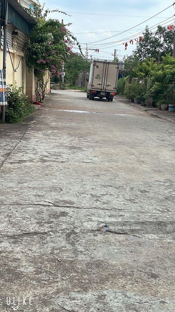 Ô tô vào đất, dân cư đông, gần trường đại học khu công nghiệp, an sinh tốt, giữ tiền ổn định