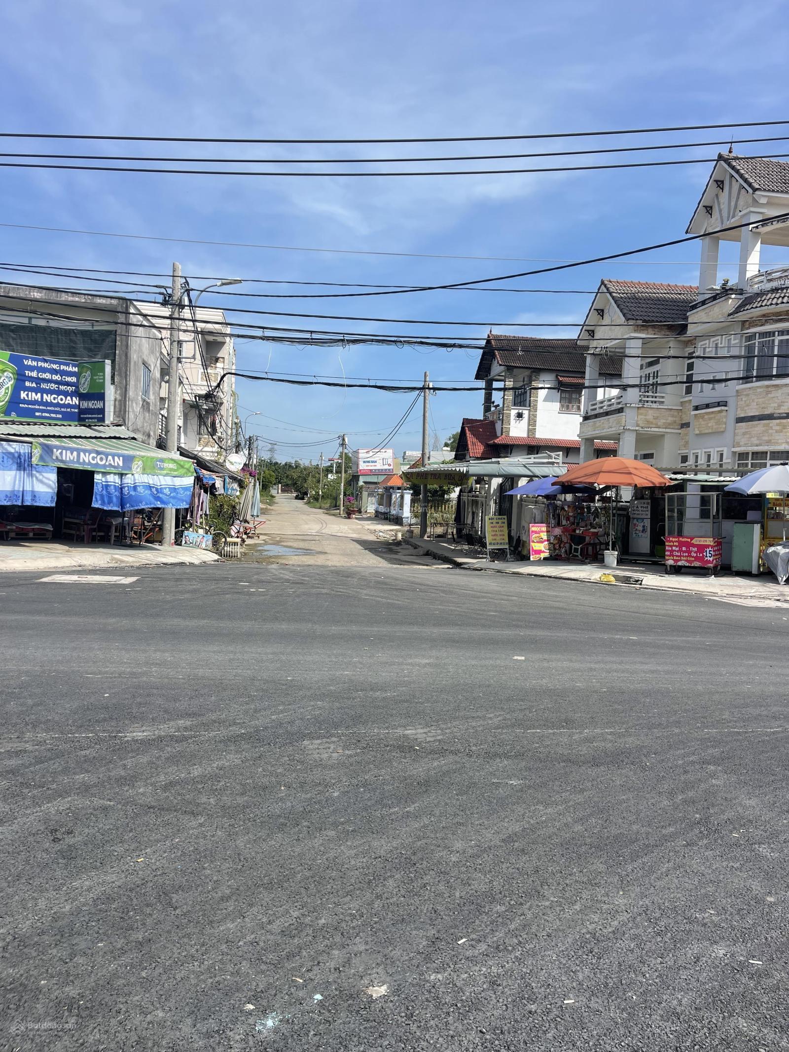 Bán đất đường 44m KDC 28ha Nhơn Đức. LH 0939 500 *** Bán đất đường 44m KDC 28ha Nhơn Đức. LH 0939 500 ***