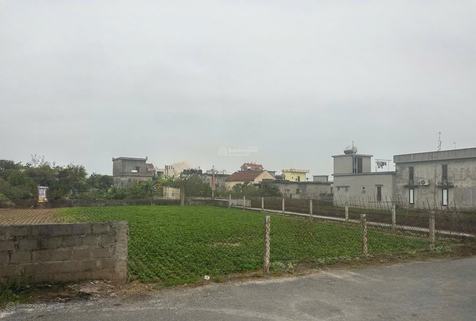 0975 897 *** Bán đất đối diện VSIP, diện tích 131m2, mặt tiền 6m giá chỉ 11.5 triệu/m2