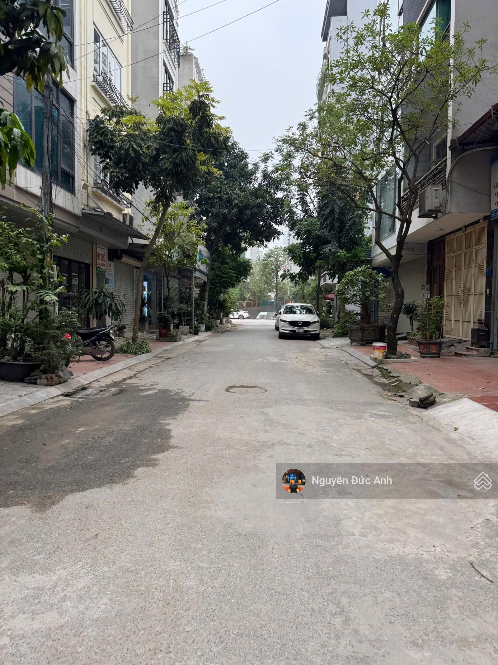 Hiếm! Bán nhà phân lô dịch vụ 5 tầng gara ô tô ngay KĐT Văn Khê, Hà Đông - 50m2 x 4m giá chỉ 14,6tỷ