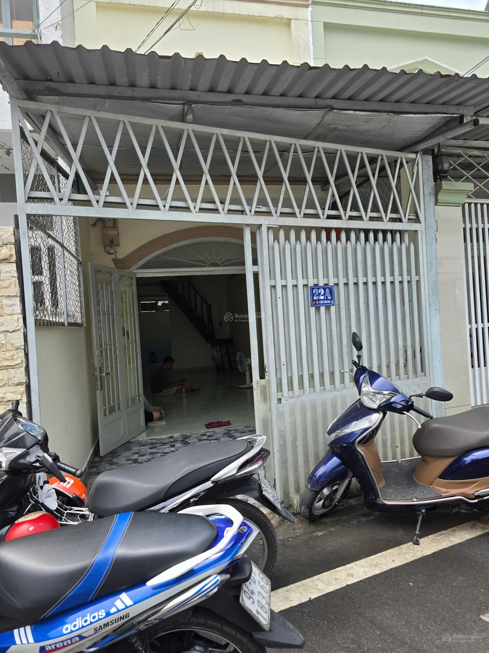 Nhà đường 38, p. Bình Trưng Đông, Quận 2, DT: 49m2, 3tỷ890, LH: 0903 333 *** Mr Viên
