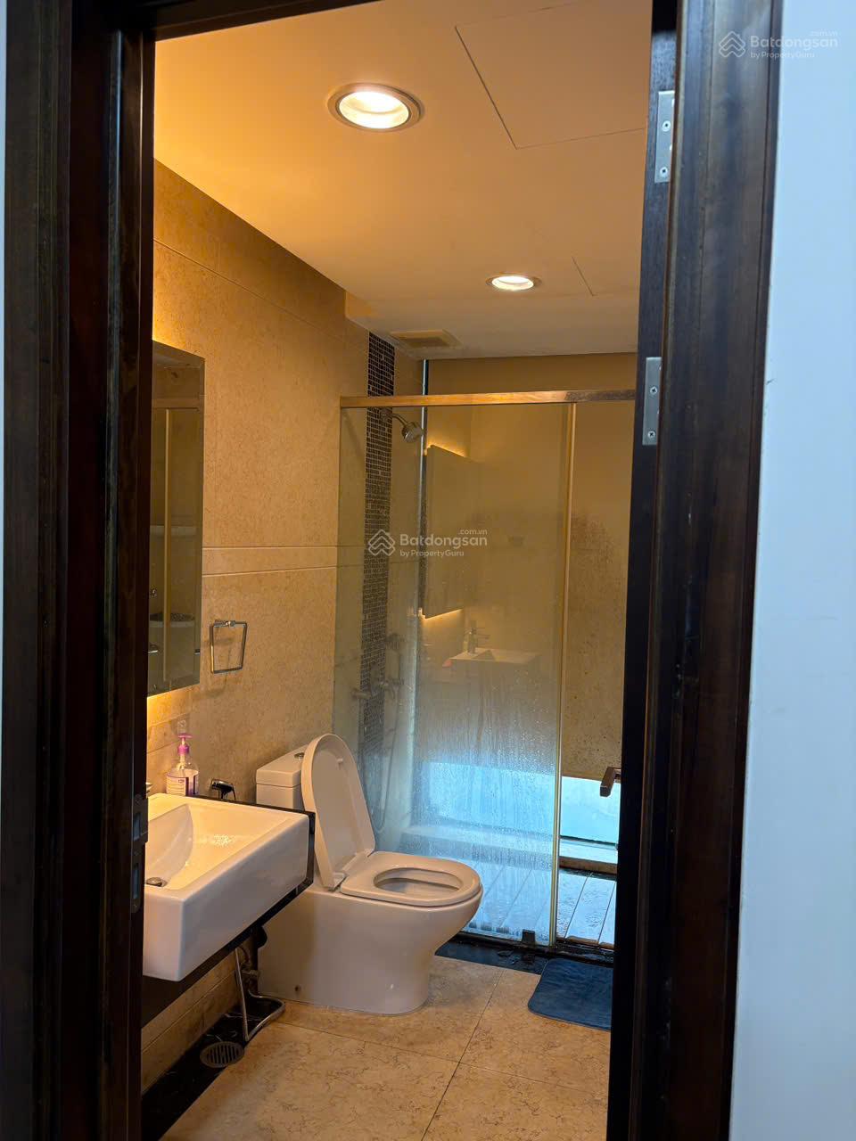 Chính chủ cho thuê căn hộ 2 ngủ chung cư Hoàng Thành Tower 114 Mai Hắc Đế, liên hệ: 0933 533 ***