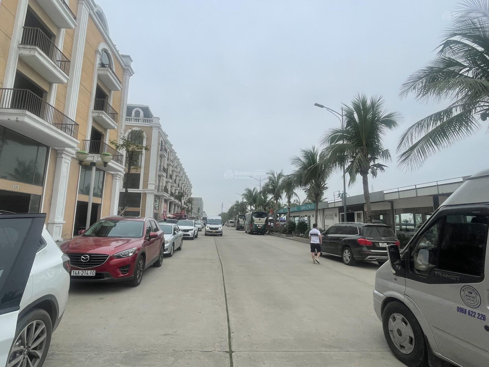 Bảng hàng cắt lỗ sâu giá 4,xx tỷ còn duy nhất 1 căn trục đường 32m hướng Đông Nam đã xây 5 tầng