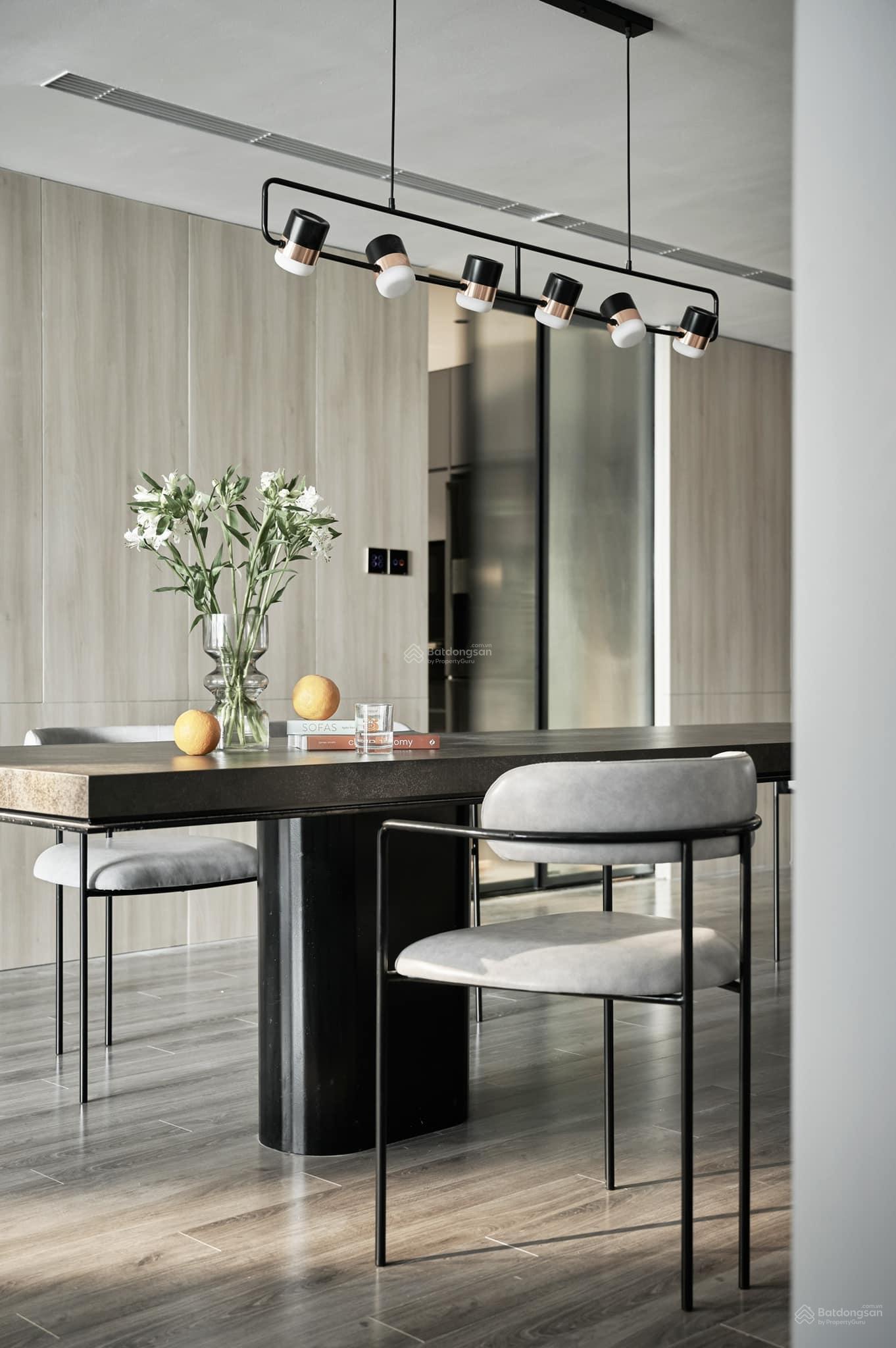 Cho thuê CHCC tại B6 Giảng Võ, DT 115m2, 3PN, căn góc, Full đồ, view hồ giảng võ giá 20 triệu