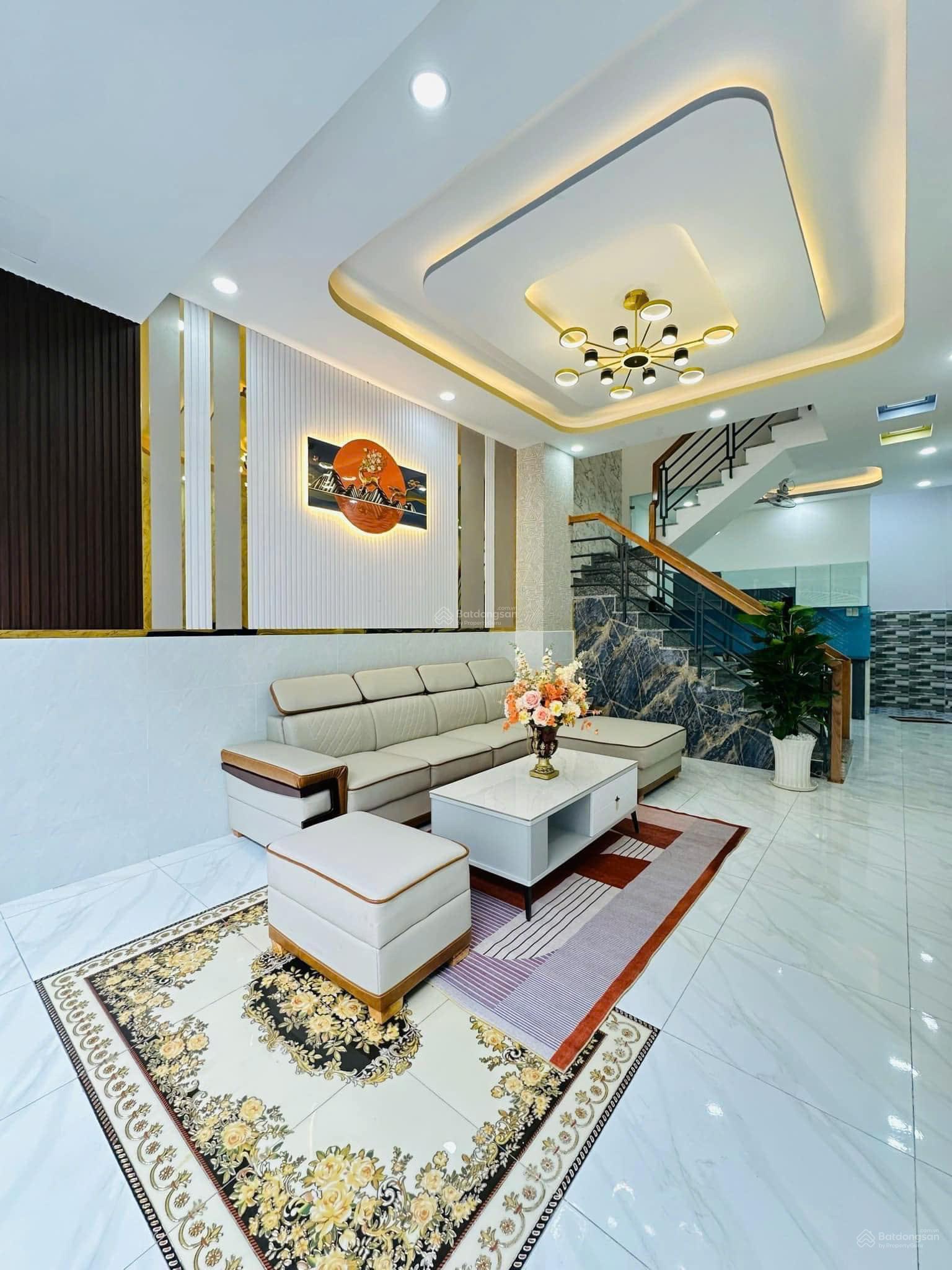 Bán nhà HXH Cống Quỳnh, Quận 1 sát bên phố đi bộ Bùi Viện - 48m2 vuông vức. SHR sẵn. Giá 2 tỷ 180