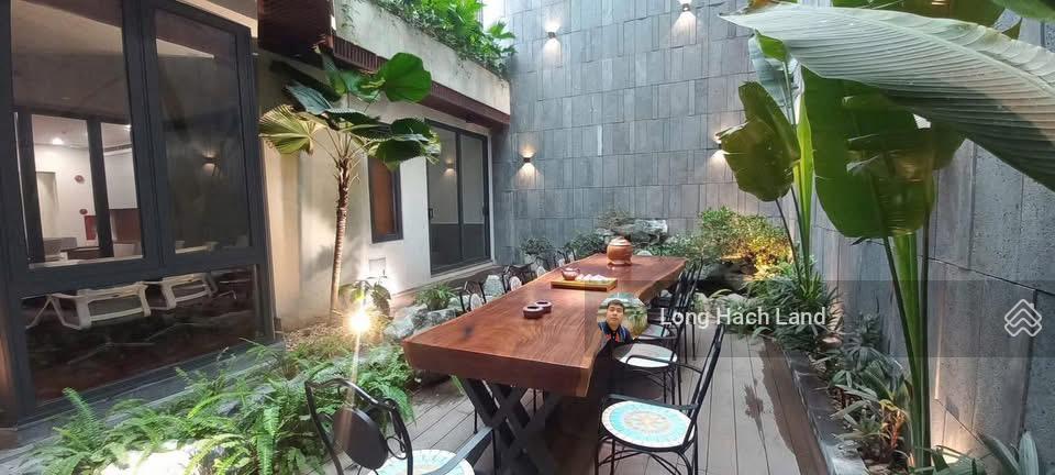 Chính chủ cần bán Biệt thự Vườn Đào Lạc Long Quân - Tây Hồ 200m2 hơn 80 tỷ