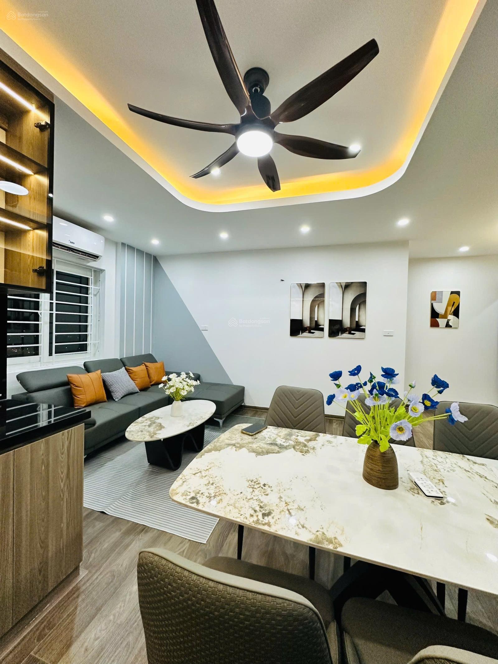 (Giá thật) Căn 60m2 giá 5tỷ, 2PN 2WC, full nội thất, tầng trung, view hồ, sẵn sổ đỏ CT36 Định Công