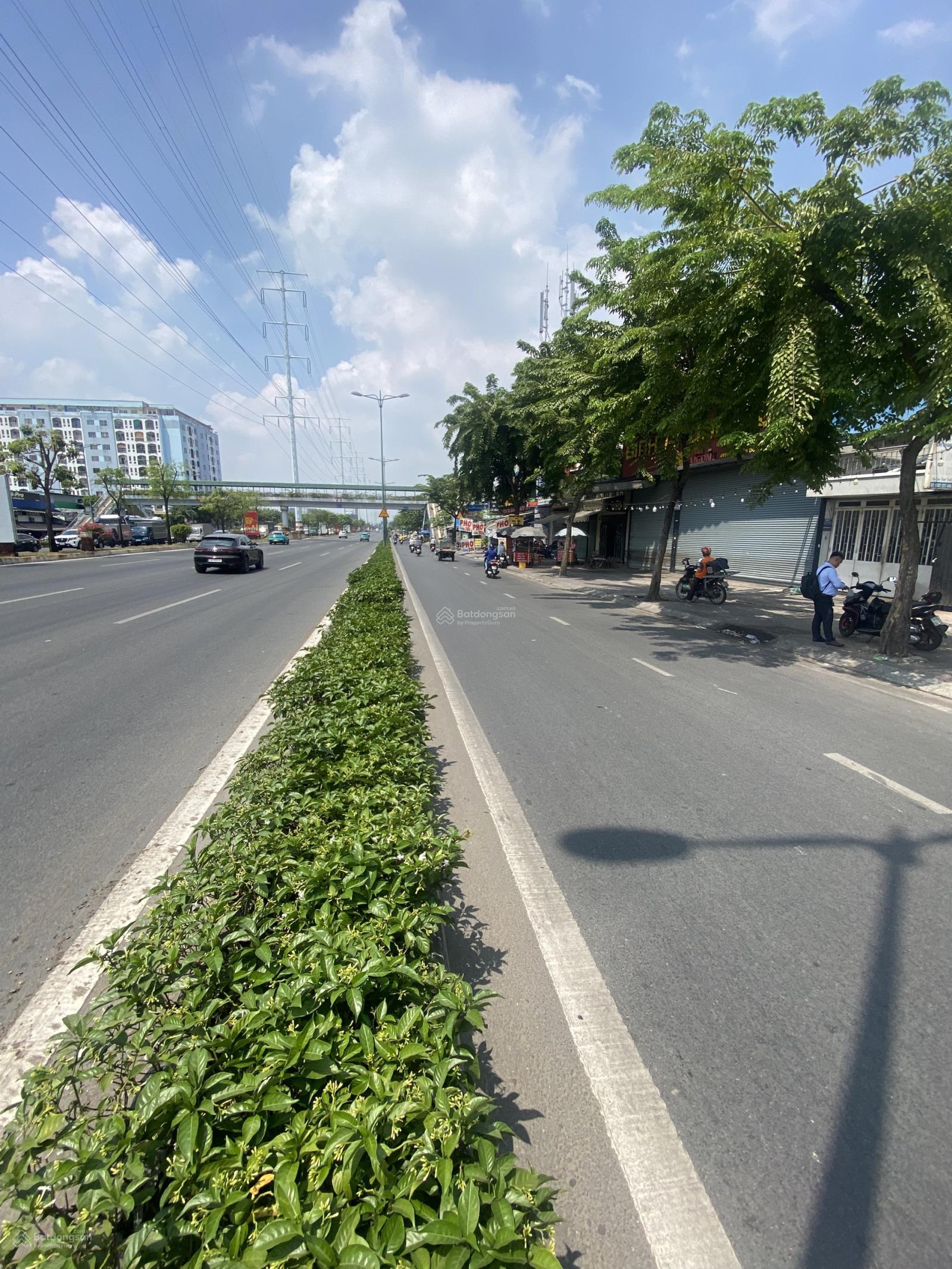 Bán nhà góc 3MT Phạm Văn Đồng Q. BT HĐT: 150 triệu/th DT: 20x24m CN: 470m2 giá bán: 125 tỷ