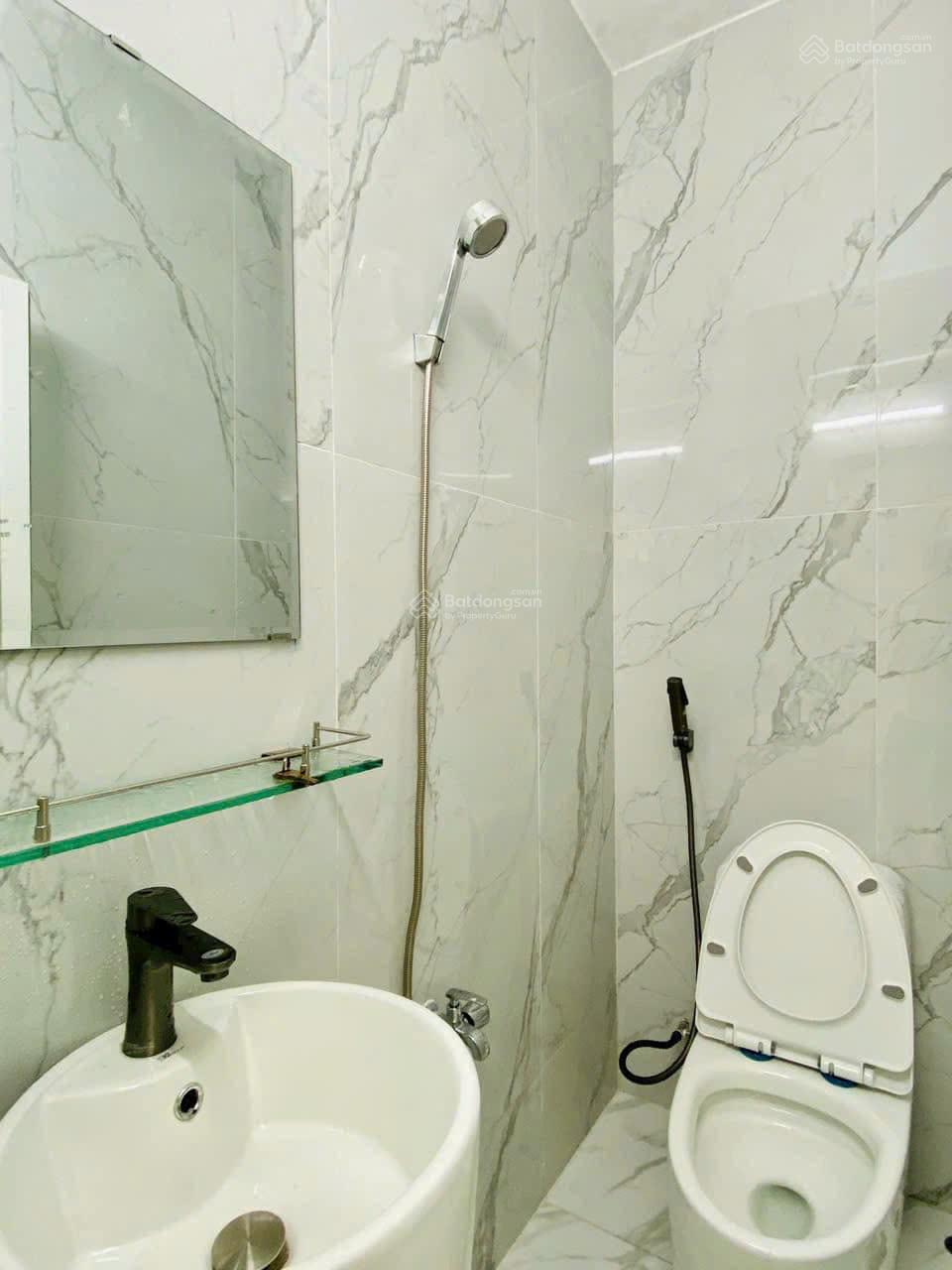 Có 2,9 tỷ Mua ngay nhà đang cho thuê kinh doanh ngay Cư Xá Đô Thành, Quận 3. DT 67,5m2. Đầy đủ SHR