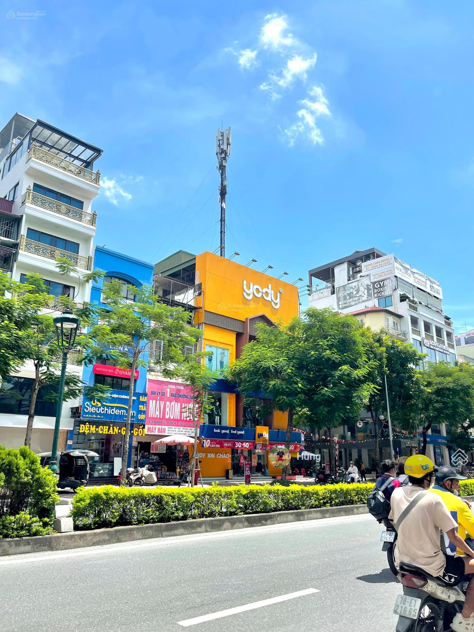 Giảm 5 tỷ, giá rẻ nhất mặt phố Nguyễn Văn Cừ, mặt tiền hiếm 8.8m - xây toà văn phòng DT 360m2 Giảm 5 tỷ, giá rẻ nhất mặt phố Nguyễn Văn Cừ, mặt tiền hiếm 8.8m - xây toà văn phòng DT 360m2