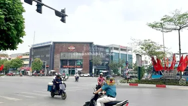 Mặt phố Ngô Gia Tự, kinh doanh sầm uất, MT quyền lực 7.7m - DT 220m2 - giá đầu tư