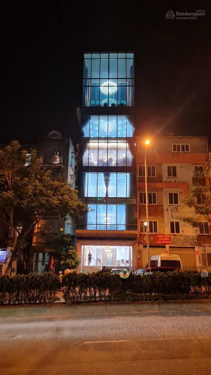 VIP, mặt phố Nguyễn Văn Cừ, toà building 9 tầng thang máy, Dòng tiền 5 tỷ/năm, 190m2, vị trí số 1