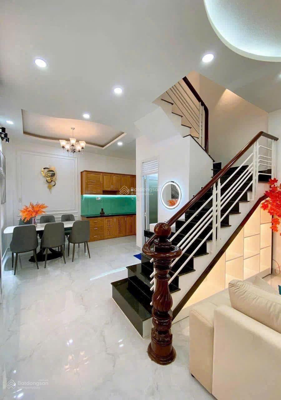 Hàng hiếm 1T 2L đường Yên Thế, P. 2, Tân Bình. DT 49,8m2. Khu vip gần sân bay TSN. Gía chỉ 4,85 tỷ Hàng hiếm 1T 2L đường Yên Thế, P. 2, Tân Bình. DT 49,8m2. Khu vip gần sân bay TSN. Gía chỉ 4,85 tỷ