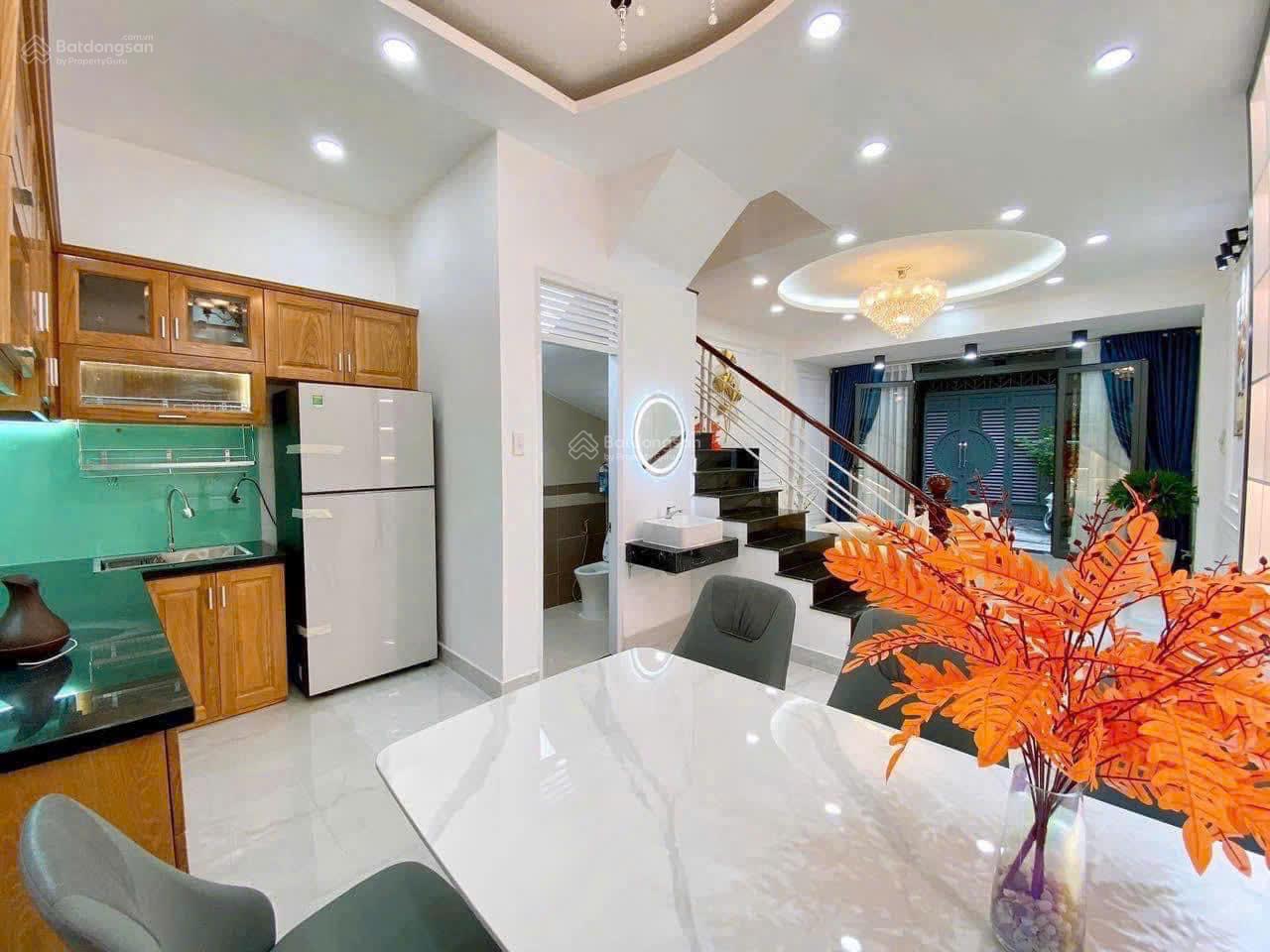 Hàng hiếm 1T 2L đường Yên Thế, P. 2, Tân Bình. DT 49,8m2. Khu vip gần sân bay TSN. Gía chỉ 4,85 tỷ Hàng hiếm 1T 2L đường Yên Thế, P. 2, Tân Bình. DT 49,8m2. Khu vip gần sân bay TSN. Gía chỉ 4,85 tỷ