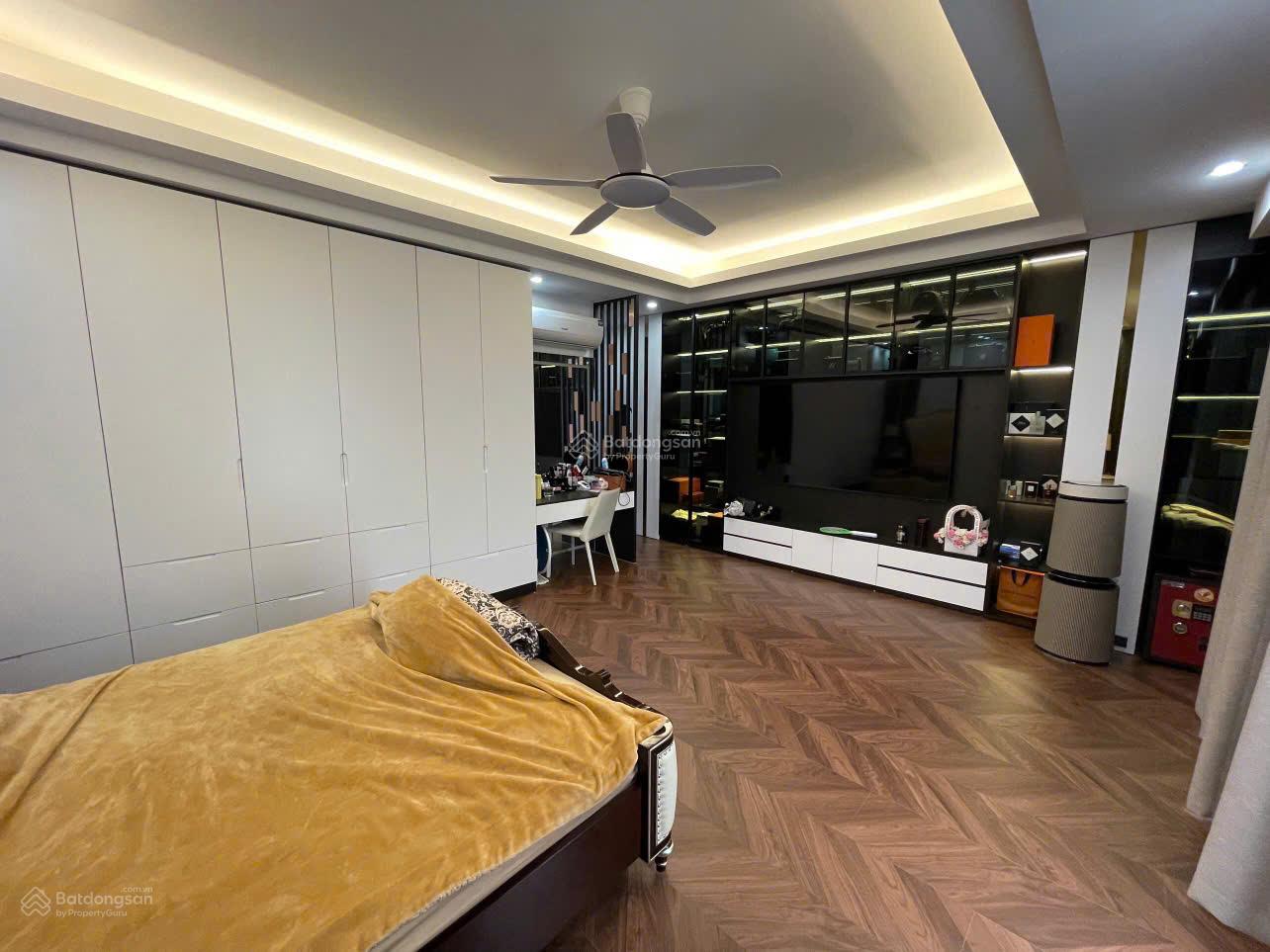 GARA 4 Ô TÔ- Nội Thất Tinh Xảo- Vừa Ở Vừa Kinh Doanh- 90m2- 6 Tầng Thang Máy- Giá 26Tỷ8