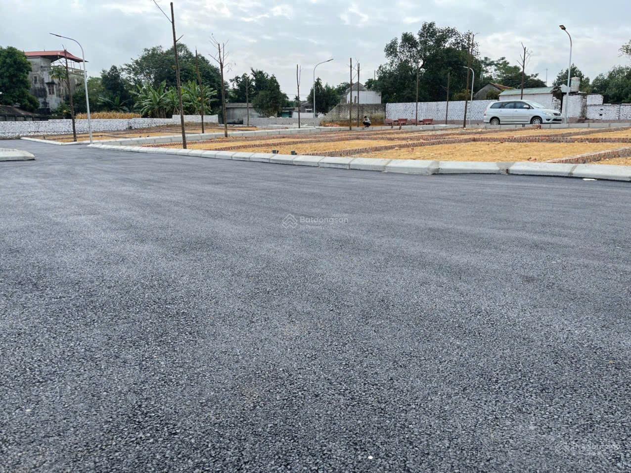 Cần bán lô đất 61m 3 xe tránh, ngay trục chính Triều Đông, ngay ngã tư Lục Quân, cách QL21 chỉ 300m