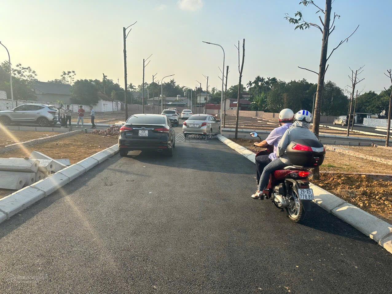 Cần bán lô đất 61m 3 xe tránh, ngay trục chính Triều Đông, ngay ngã tư Lục Quân, cách QL21 chỉ 300m