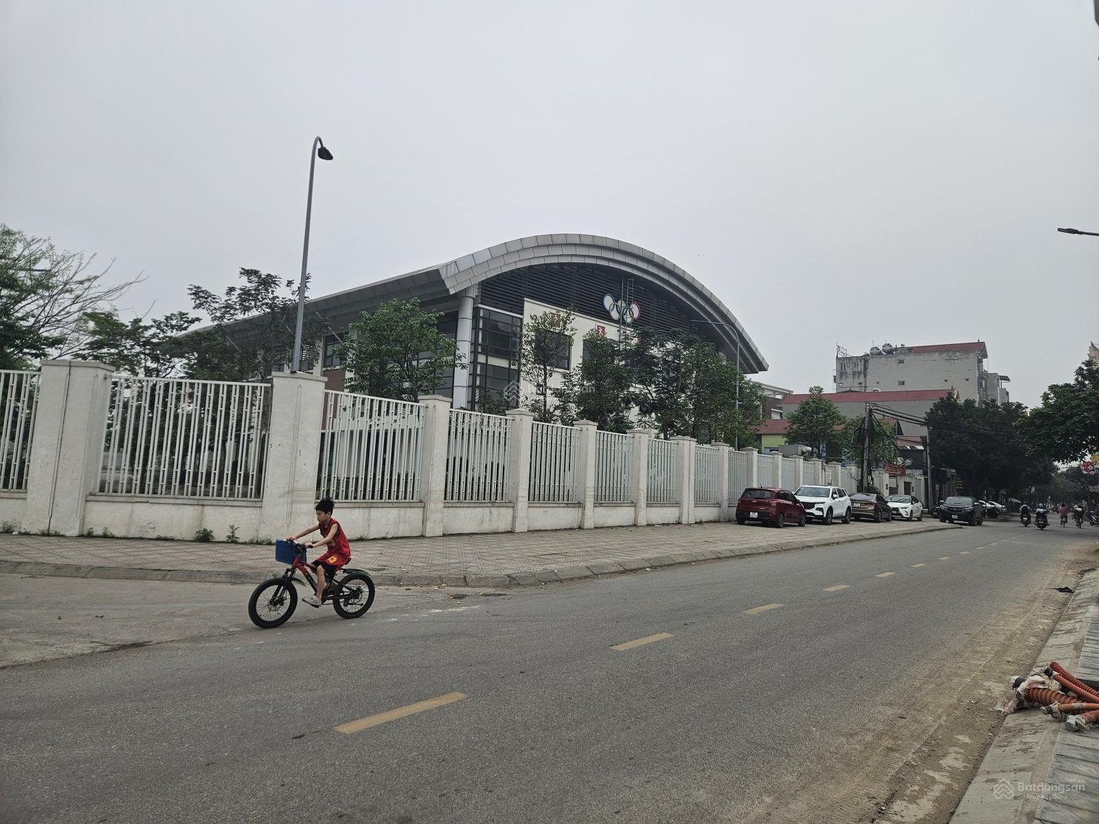 Bán nhà 4 tầng 2 mặt đường 3 ô tô tránh, vỉa hè, kinh doanh Kim Chung - Đông Anh - Hà Nội