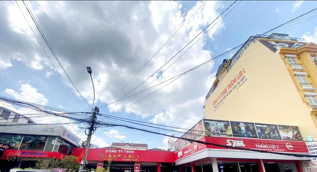 Nhà trên khuôn đất lớn hiếm lõi trung tâm, hai mặt tiền liên kế phố đầu Hai Bà Trưng Nhà trên khuôn đất lớn hiếm lõi trung tâm, hai mặt tiền liên kế phố đầu Hai Bà Trưng