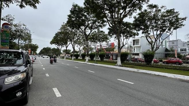 Cần bán lô đất mặt tiền đường 30 Tháng 4 - 160m2 ngang 5m giá 18 tỷ