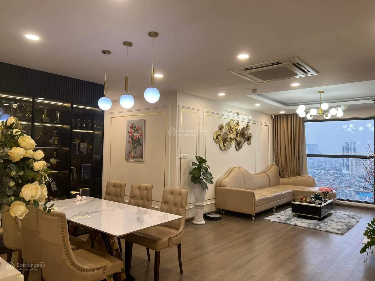 Chính chủ cần bán gấp căn 3 ngủ FLC Cầu Giấy giá tốt, DT 110 m2, giá 10 tỷ, sẵn sổ full nội thất