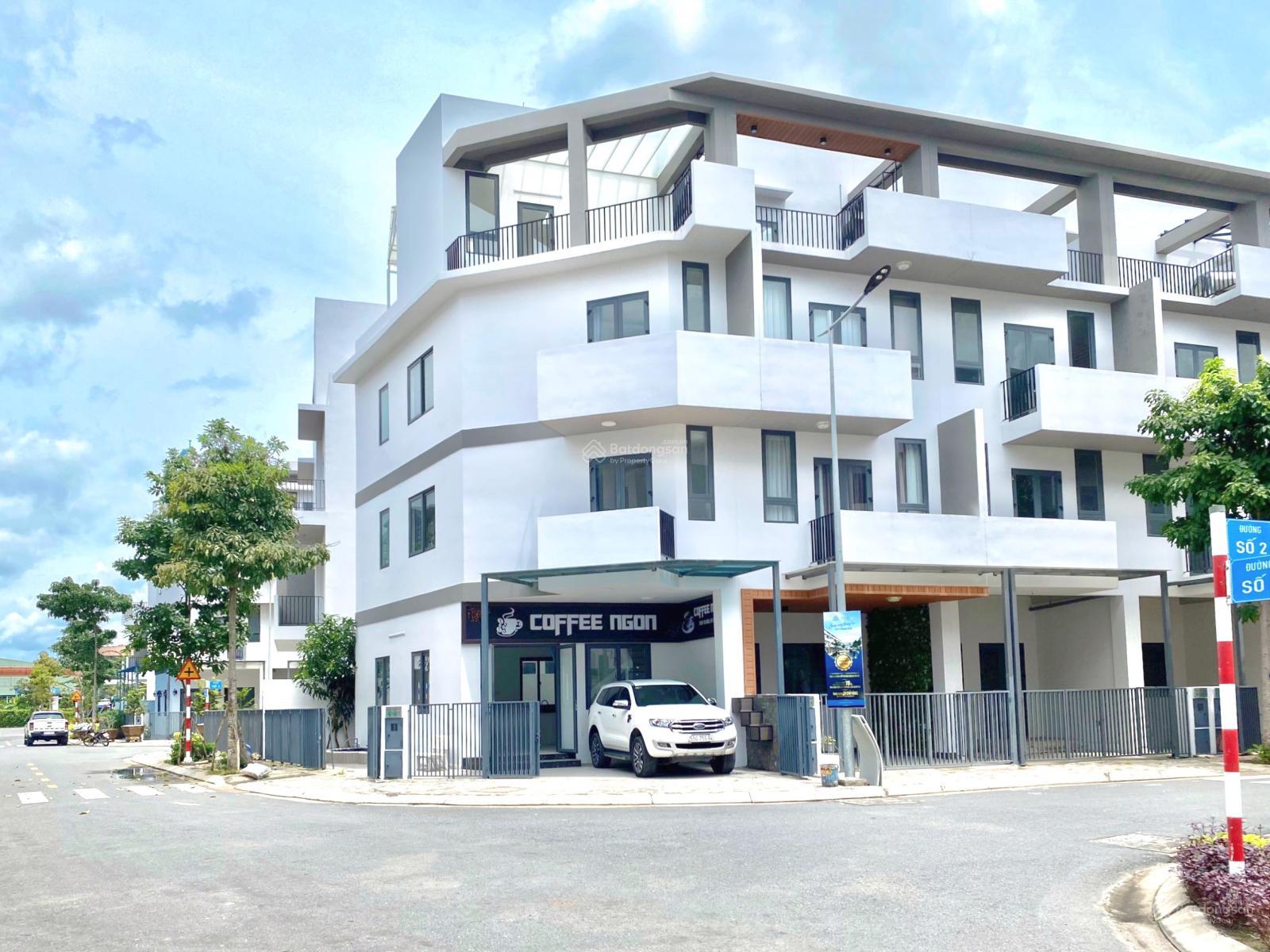 Chính chủ cần bán gấp căn góc nhà phố 1 trệt, 2 lầu, sân thượng - KDC hiện hữu, giá 4,5 tỷ - Sổ sẵn