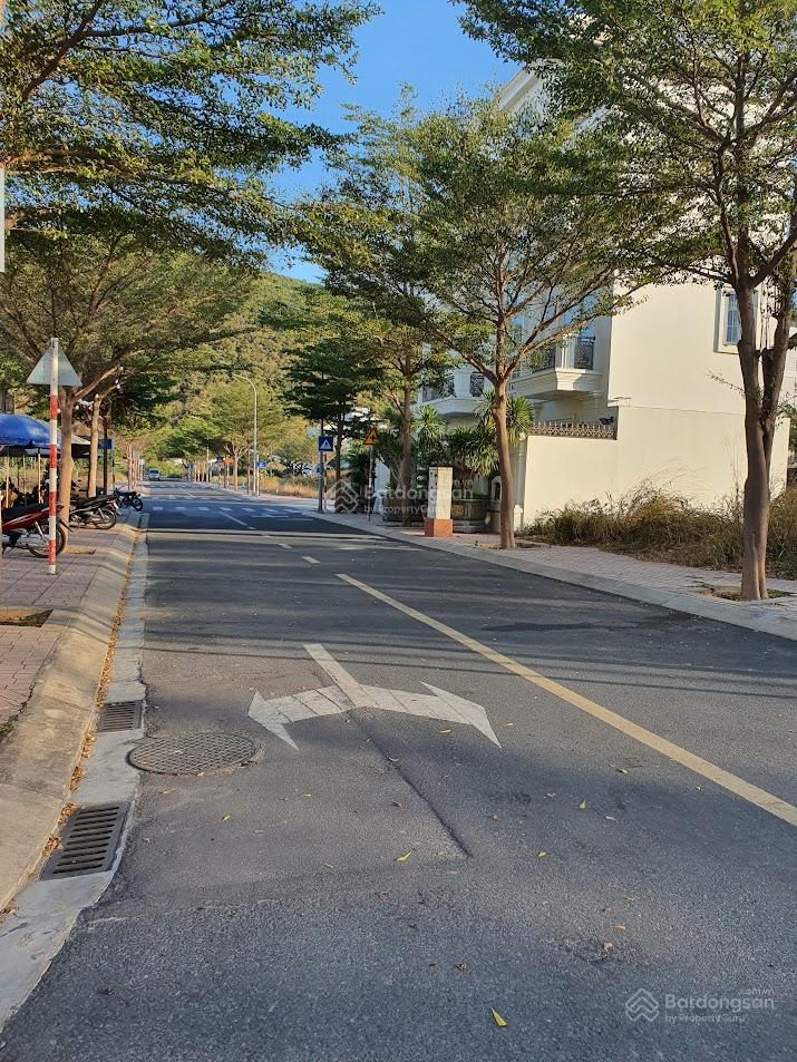 Bán lô đất đường Số 2 Mipeco Nha Trang, đối diện trung tâm thương mại 18 tầng