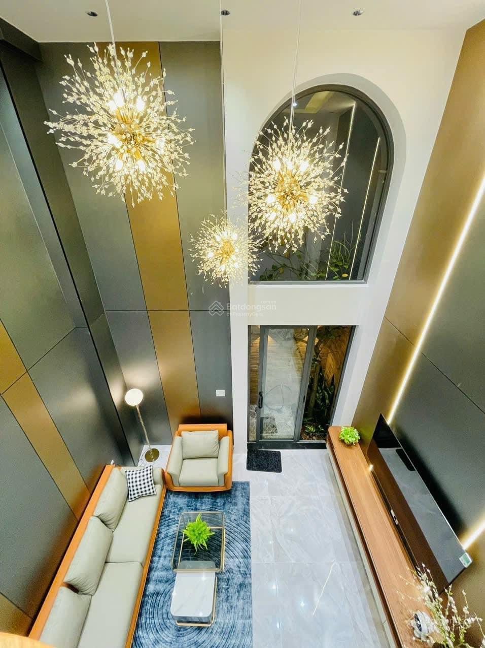 Cực hiếm! Chính chủ hạ giá bán gấp nhà 64,7m2 Võ Văn Tần, P5, Q3. Xây 4 tầng, giá 3 tỷ390tr
