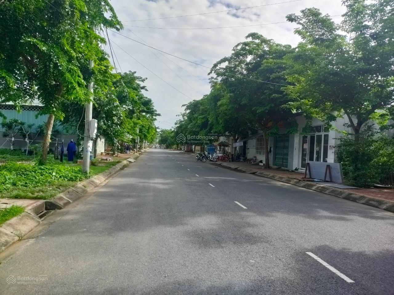 Bán nền 100m2 khu dân cư Thái Sơn view trường học giá 2,4 tỷ LH 0778 606 *** em Tơ