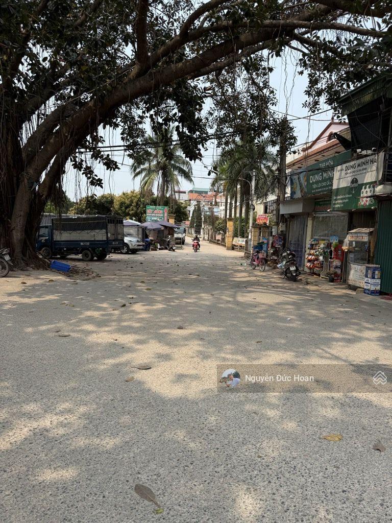 Ô tô 7 chỗ vào đất, đường thông, dân cư đông, khu vực trung tâm, tiện ích nhiều, hạ tầng phát triển