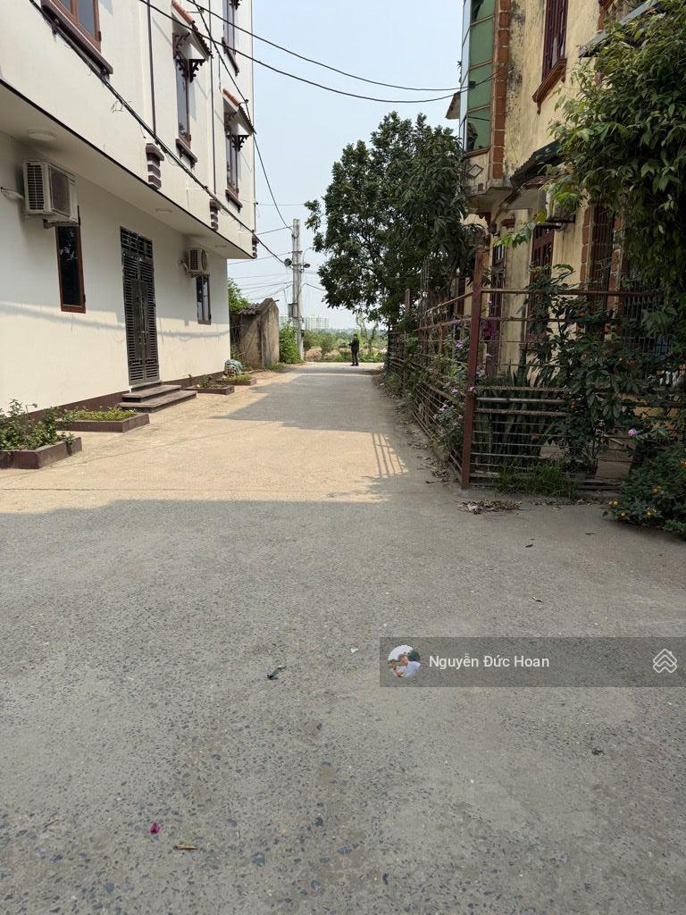 Ô tô 7 chỗ vào đất, đường thông, dân cư đông, khu vực trung tâm, tiện ích nhiều, hạ tầng phát triển