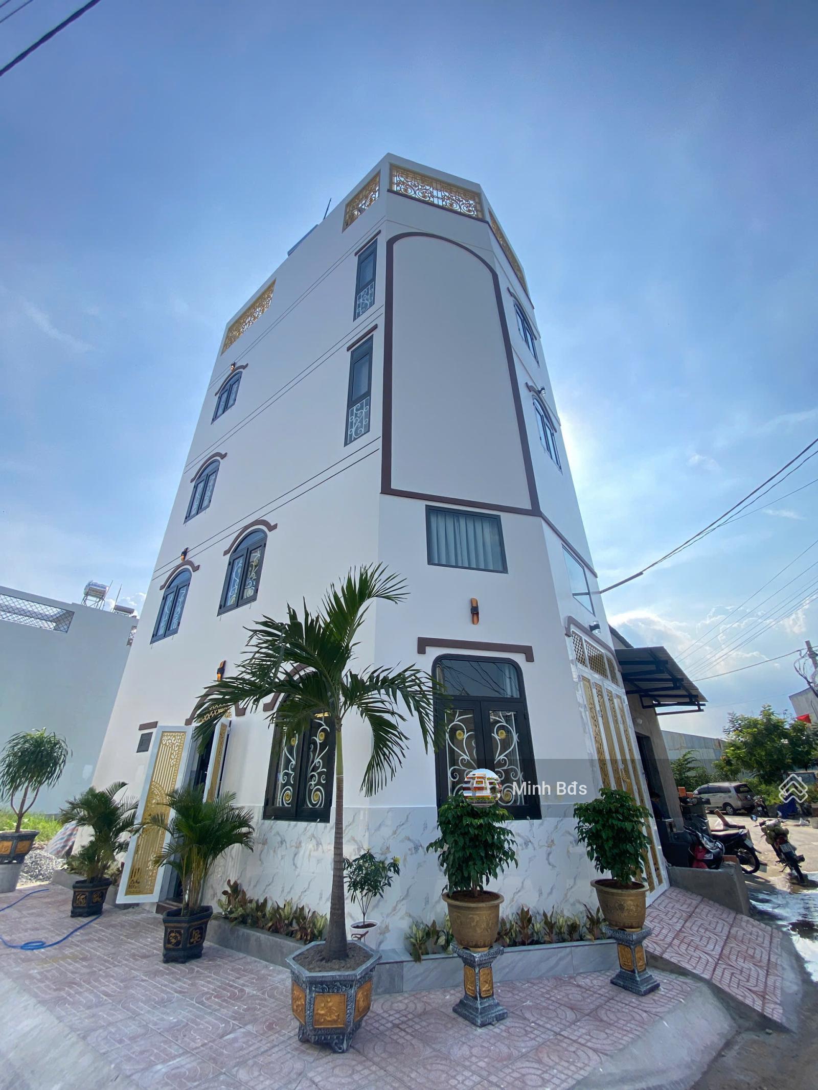 Nhà góc 2 mặt tiền đúc 5 tấm 4,5x12m đường nhựa 8m KDC cao cấp Hương Lộ 2 giáp Bờ Kênh Tham Lương