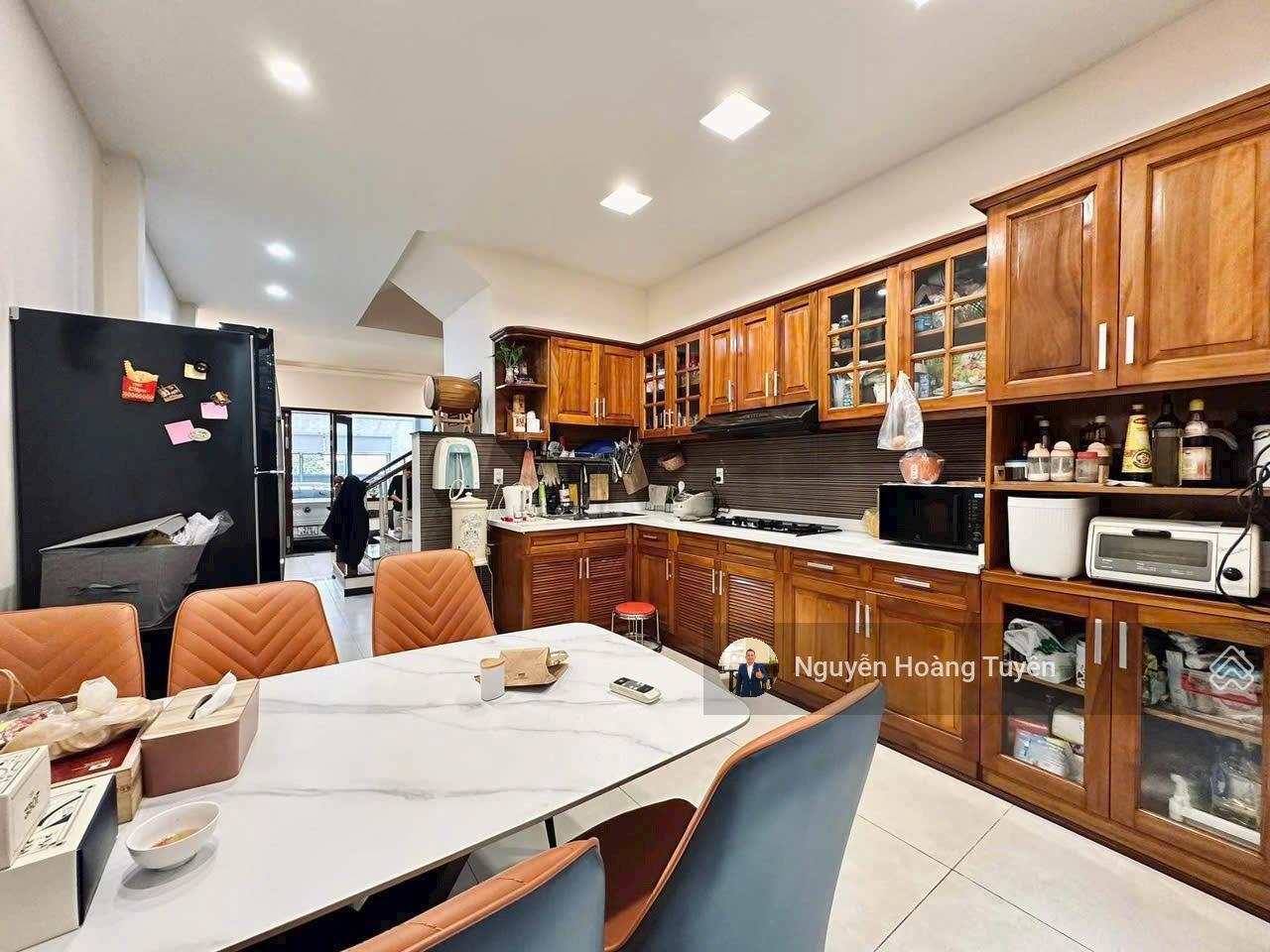 Vị trí số 1 ! Mặt tiền Minh Phụng, P2, Q11 (8,4 x 26,5m -CN 222.6m2) 4 tầng vuông vức. Chỉ 60 tỷTL