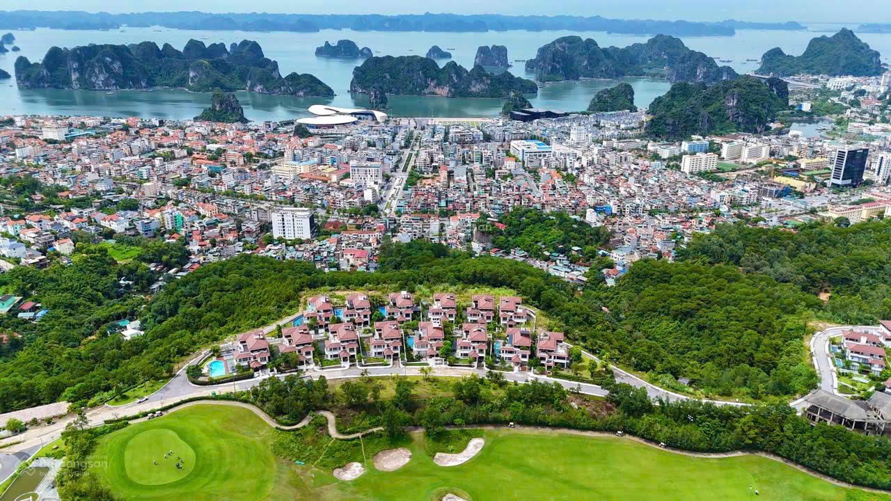 Biệt thự mặt Vịnh - FLC Hạ Long giá chỉ 16,5 tỷ