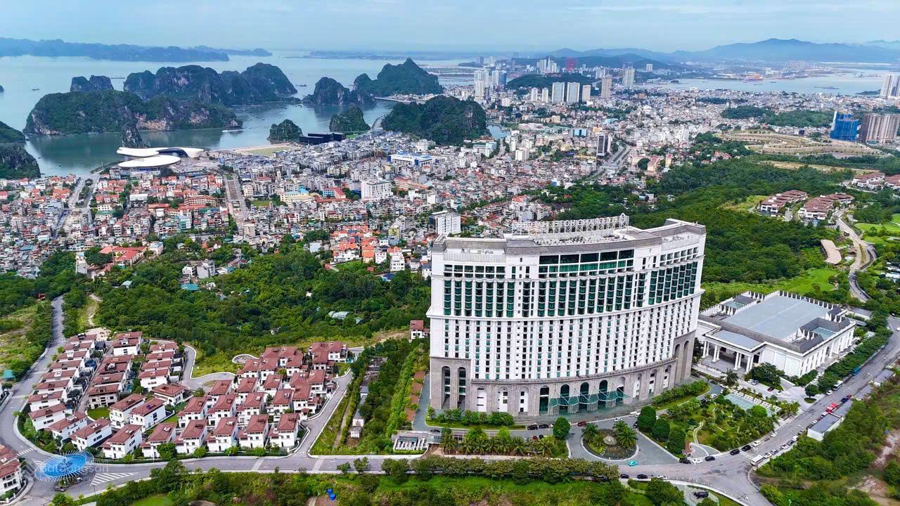 Biệt thự mặt Vịnh - FLC Hạ Long giá chỉ 16,5 tỷ