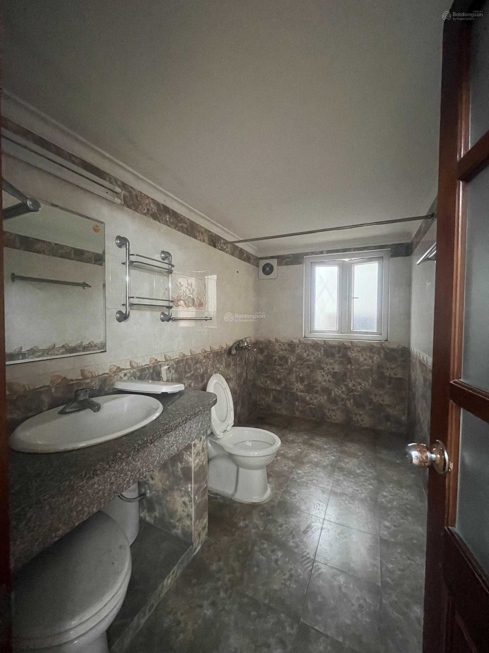 Bán nhà phân lô liền kề Trần Quốc Hoàn, Cầu Giấy