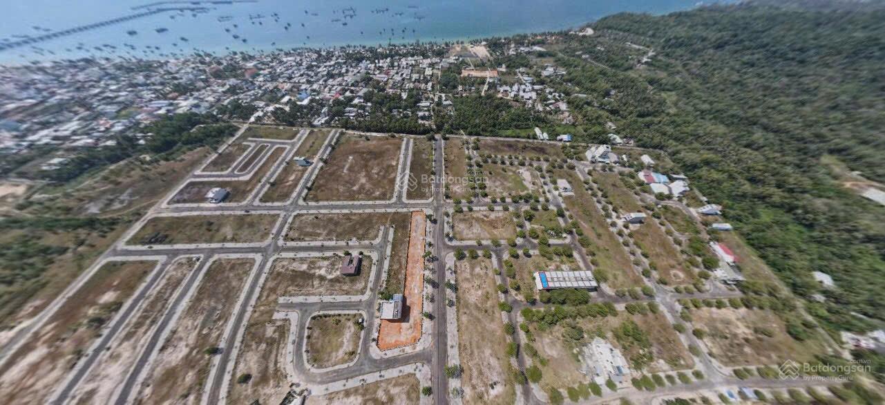 Chính chủ gửi bán gấp căn nhà 3 tầng khu đô thị Bắc Dương Đông - Phú Quốc