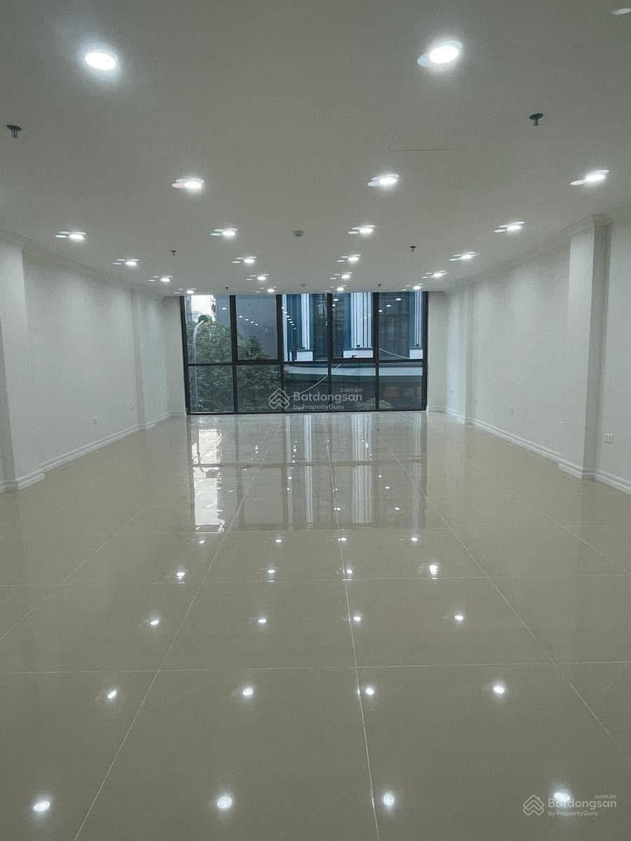 Chủ nhà gửi bán nhà mặt phố Nguyễn Khánh Toàn 110m2, 8tầng lô góc, MT 5m. Giá 62tỷ. LH 0888 999 ***