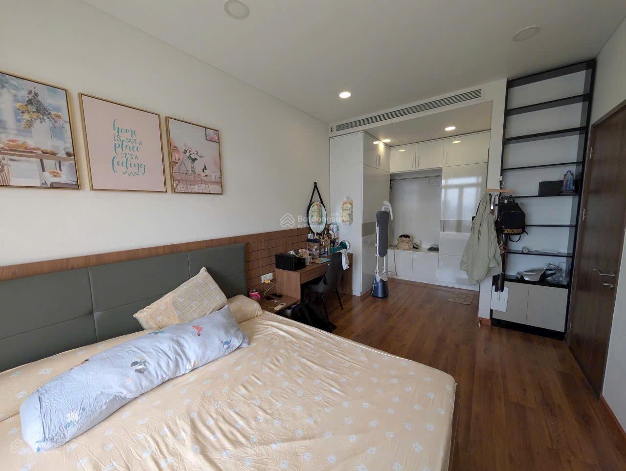 10 tỷ là giá bán căn hộ Penthouse Quận 7 The Golden Star sân vườn 148m2 có 3 phòng ngủ và 2WC
