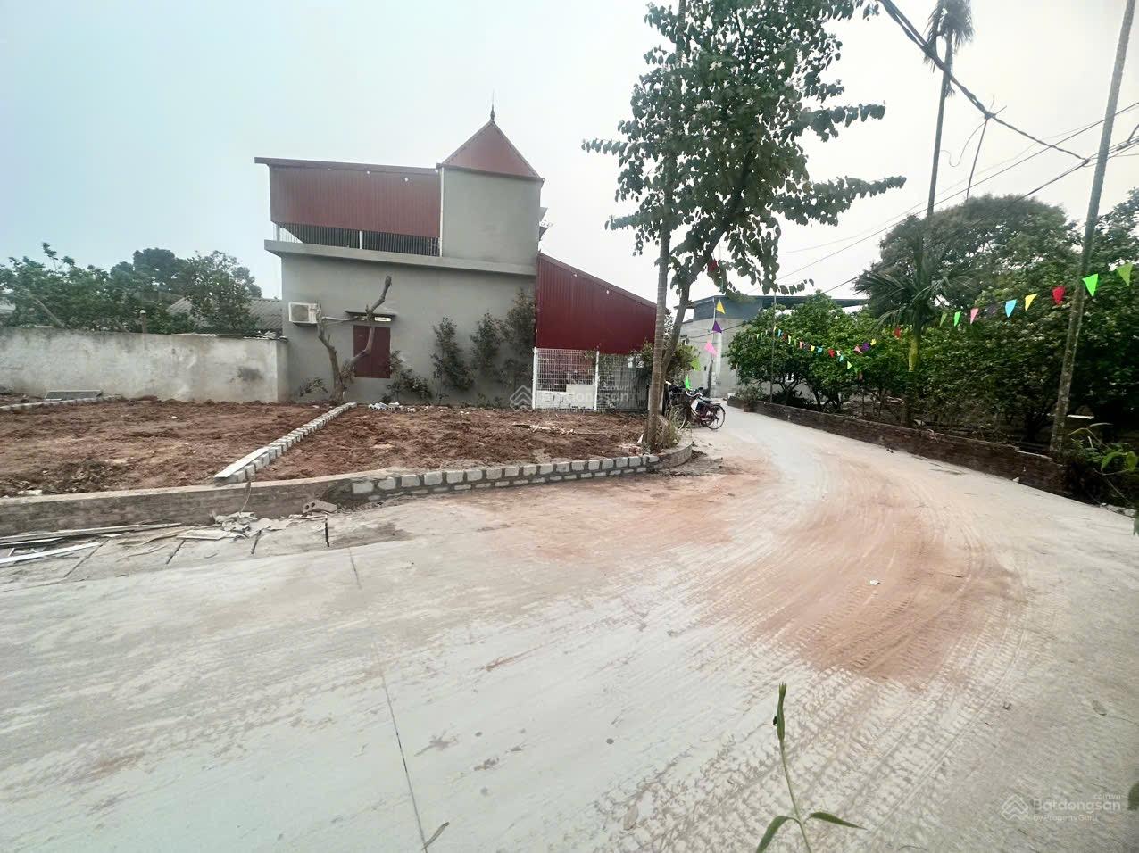 Hot, lô góc, đường thông 6m, gần chợ đầu mối, trường học, 54m2, mặt tiền 6m. Giá 2.4 tỷ 0967 635 ***