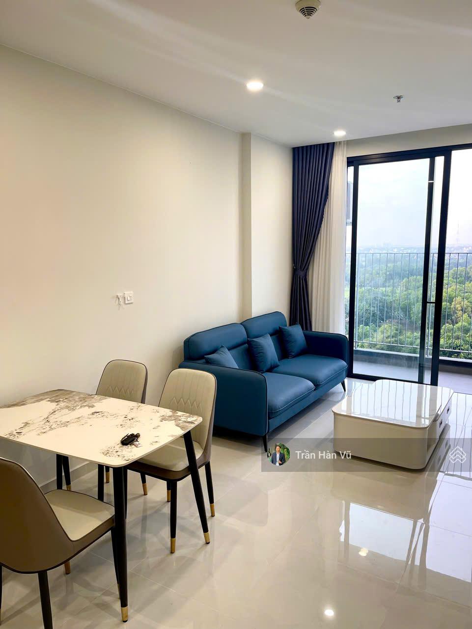 Cho thuê căn hộ 2 phòng ngủ full nội thất siêu sang xịn mới 100% CC cao cấp The Emerald Golf View