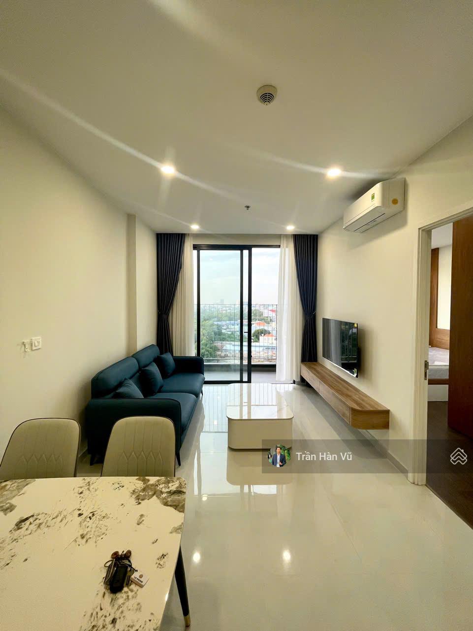 Cho thuê căn hộ 2 phòng ngủ full nội thất siêu sang xịn mới 100% CC cao cấp The Emerald Golf View