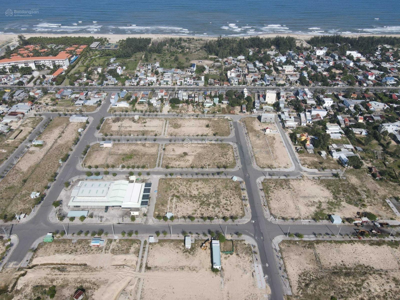 Bán đất ven đường biển Võ Nguyên Giáp - DT: 110m2 - giá chỉ 2,3x tỷ