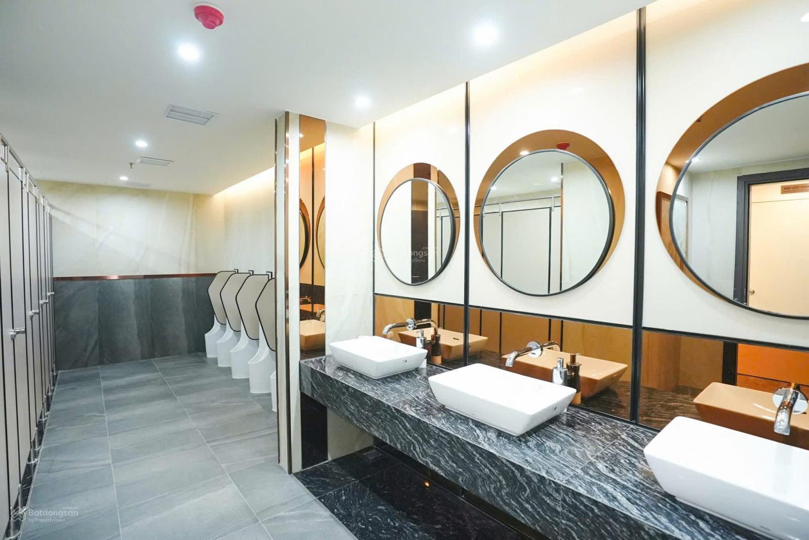 BQL tòa Vinaconex Diamond Tower cho thuê 200m; 320m; 500m2 giá cho thuê 300k/m2 sàn mới 100%