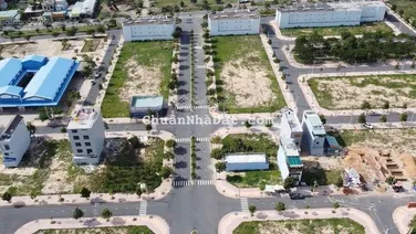 Chủ đi Mỹ, cần bán gấp lô đất 100m2 giá 2tỷ ngay khu TĐC D2D Lộc An, gần sân bay Long Thành. Sỗ sẵn