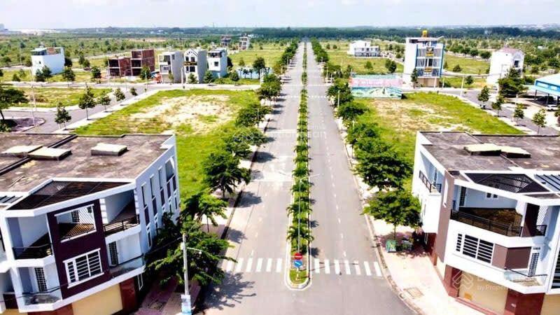 Chủ đi Mỹ, cần bán gấp lô đất 100m2 giá 2tỷ ngay khu TĐC D2D Lộc An, gần sân bay Long Thành. Sỗ sẵn