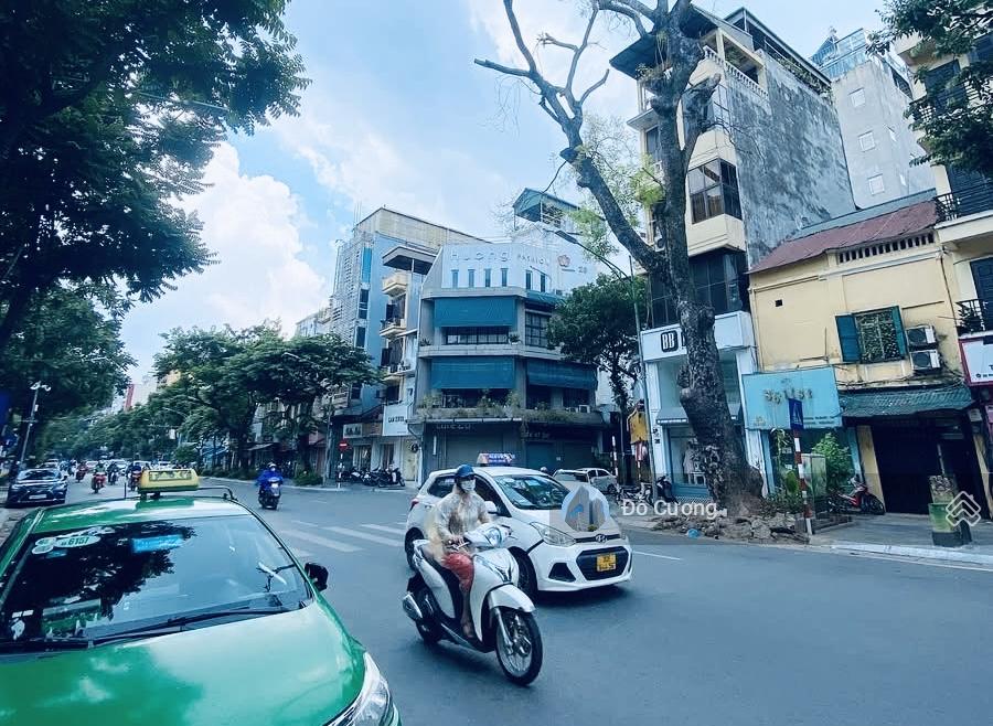 Cần bán nhà mặt phố Phố Huế, Hai Bà Trưng - gần ngã 4 - 150m2 x 8T thang máy - MT 5,5m - 0974 660 *** Cần bán nhà mặt phố Phố Huế, Hai Bà Trưng - gần ngã 4 - 150m2 x 8T thang máy - MT 5,5m - 0974 660 ***