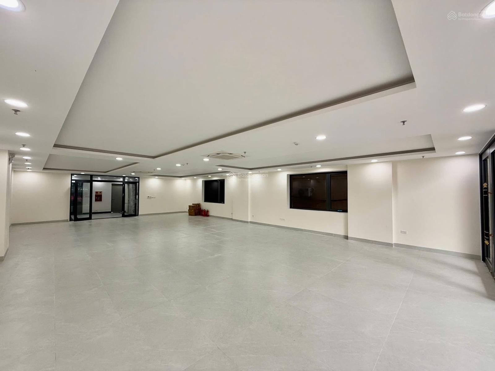 Cho thuê tòa nhà Trần Thái Tông - Dịch Vọng Hậu 100m2 MT 6m 6T nổi 1 hầm thông sàn. Giá 55tr/tháng Cho thuê tòa nhà Trần Thái Tông - Dịch Vọng Hậu 100m2 MT 6m 6T nổi 1 hầm thông sàn. Giá 55tr/tháng